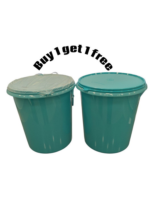 Tupperware giant canister 8.7ltr -1+1